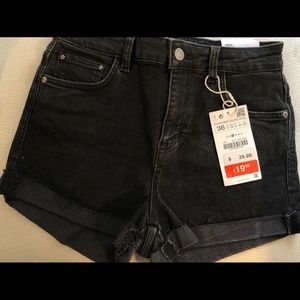 NEW Zara High Waisted Black Denim Shirts Size 4
